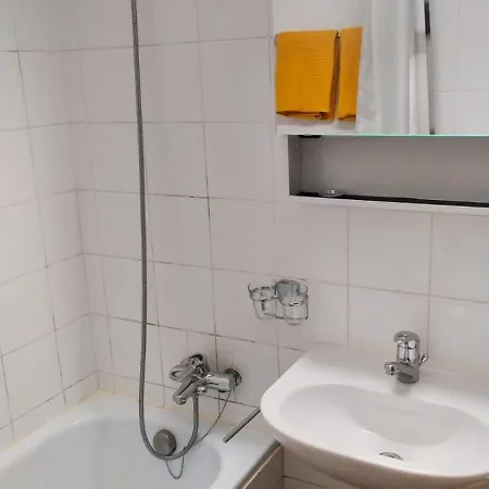 Simple Flat In Fee Apartment *