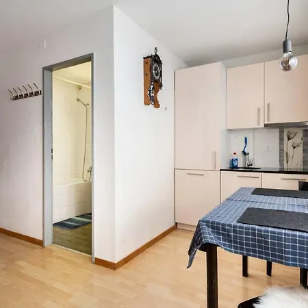 Simple Flat In Fee Apartament
